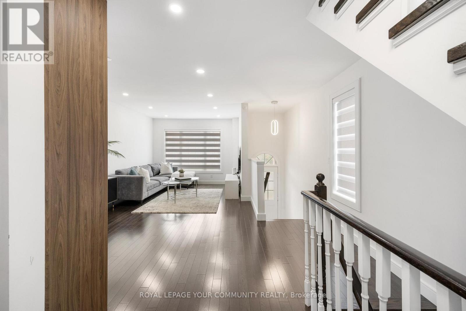 Photo 16 of 17 3020 Cedarglen Gate, Mississauga ON
