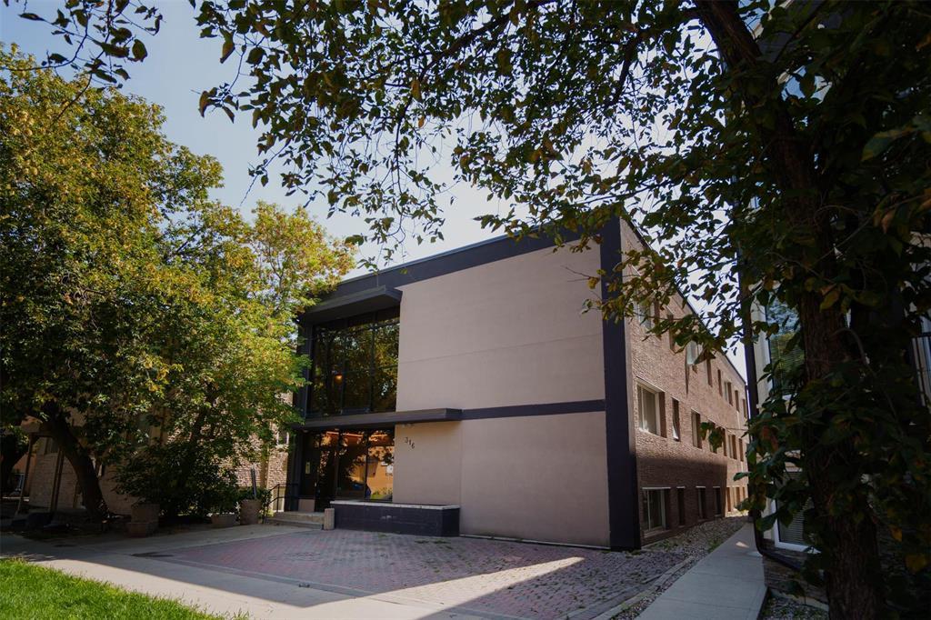 Photo 1 of 1 316 Stradbrook Avenue, Winnipeg MB