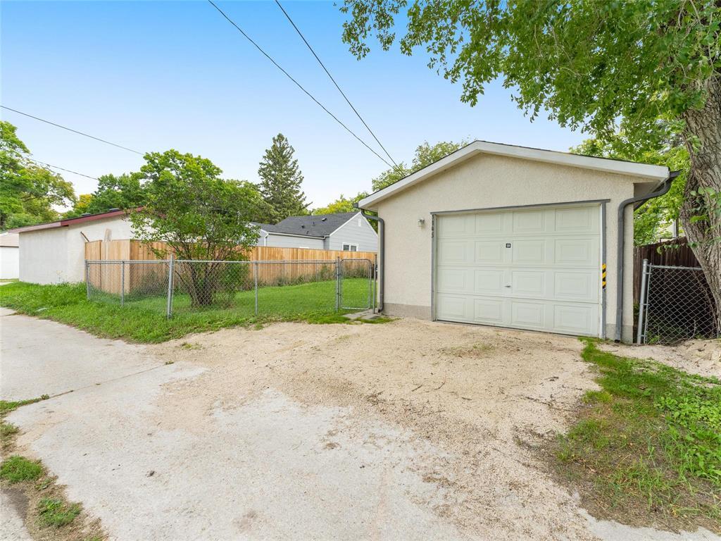 Photo 17 of 1145 Dudley Avenue, Winnipeg MB