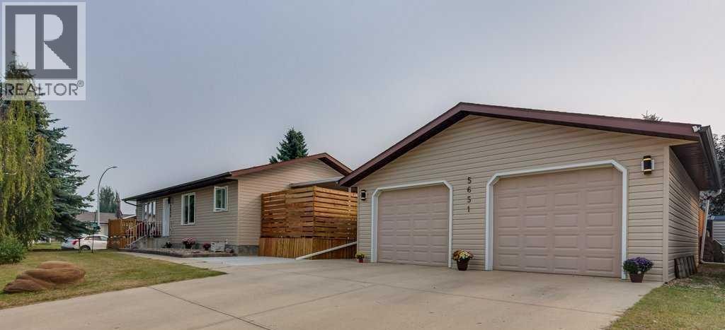 5651 45 Street, Innisfail