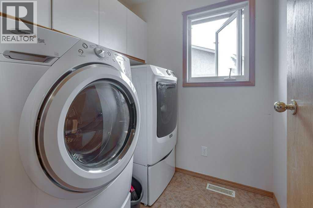 5651 45 Street, Innisfail