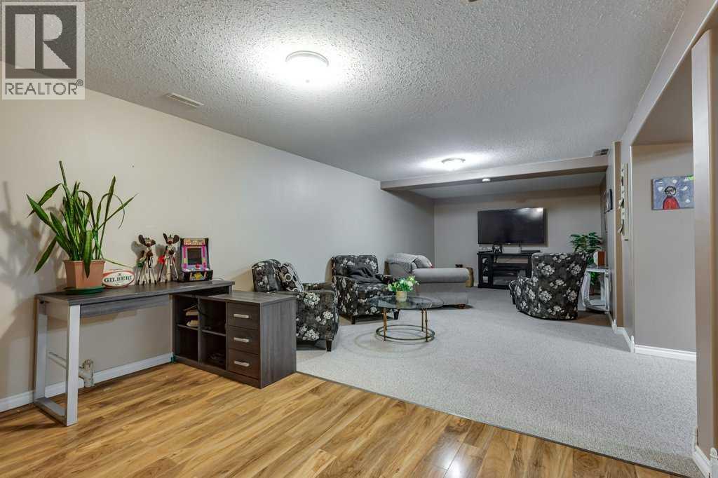 5651 45 Street, Innisfail