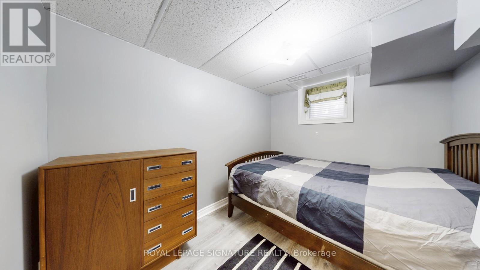 Photo 19 of 26 Holmbush Crescent, Toronto ON