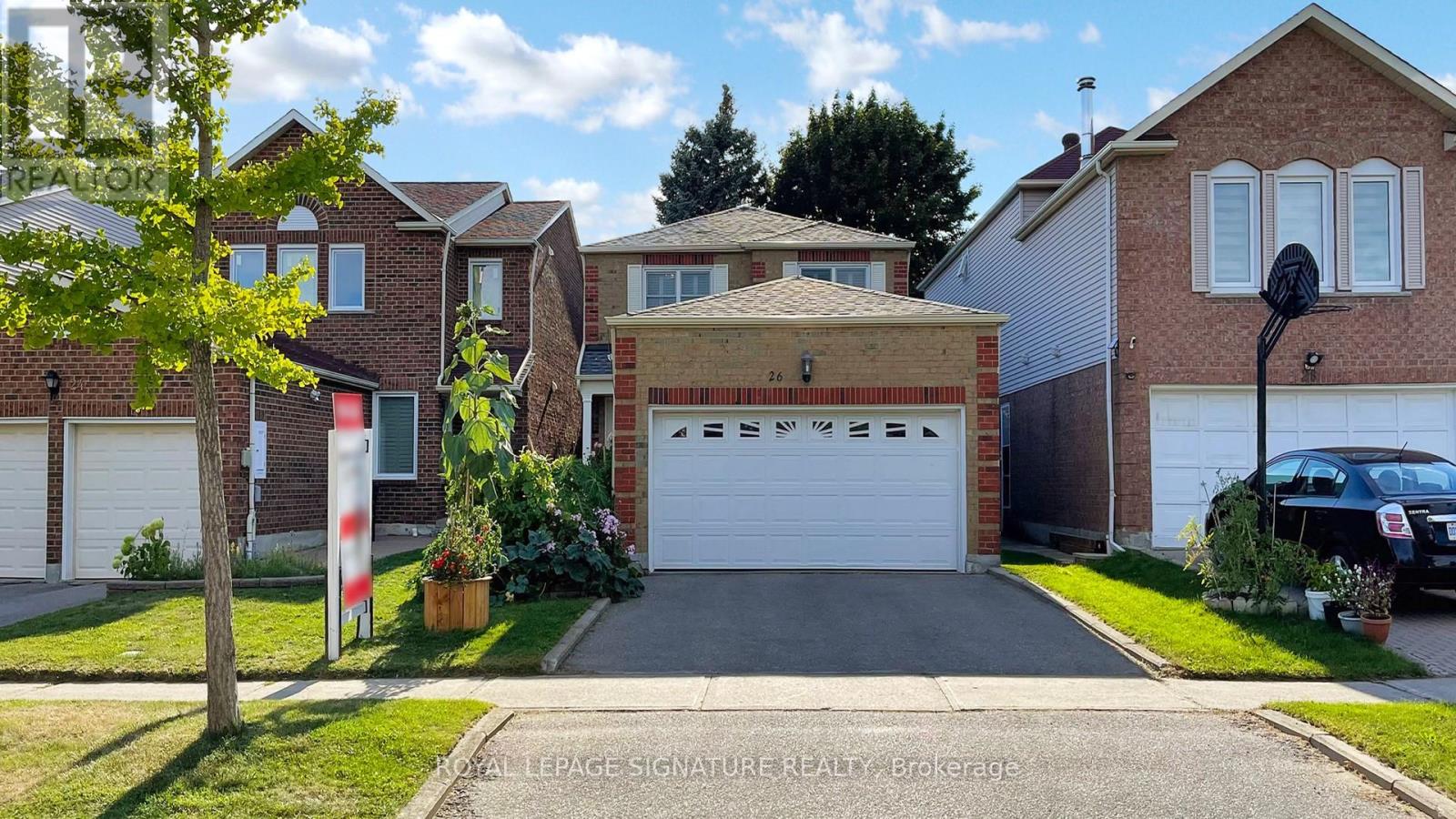 Photo 2 of 26 Holmbush Crescent, Toronto ON