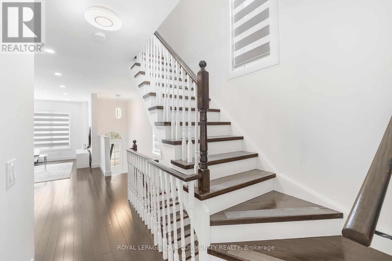 Photo 20 of 17 3020 Cedarglen Gate, Mississauga ON