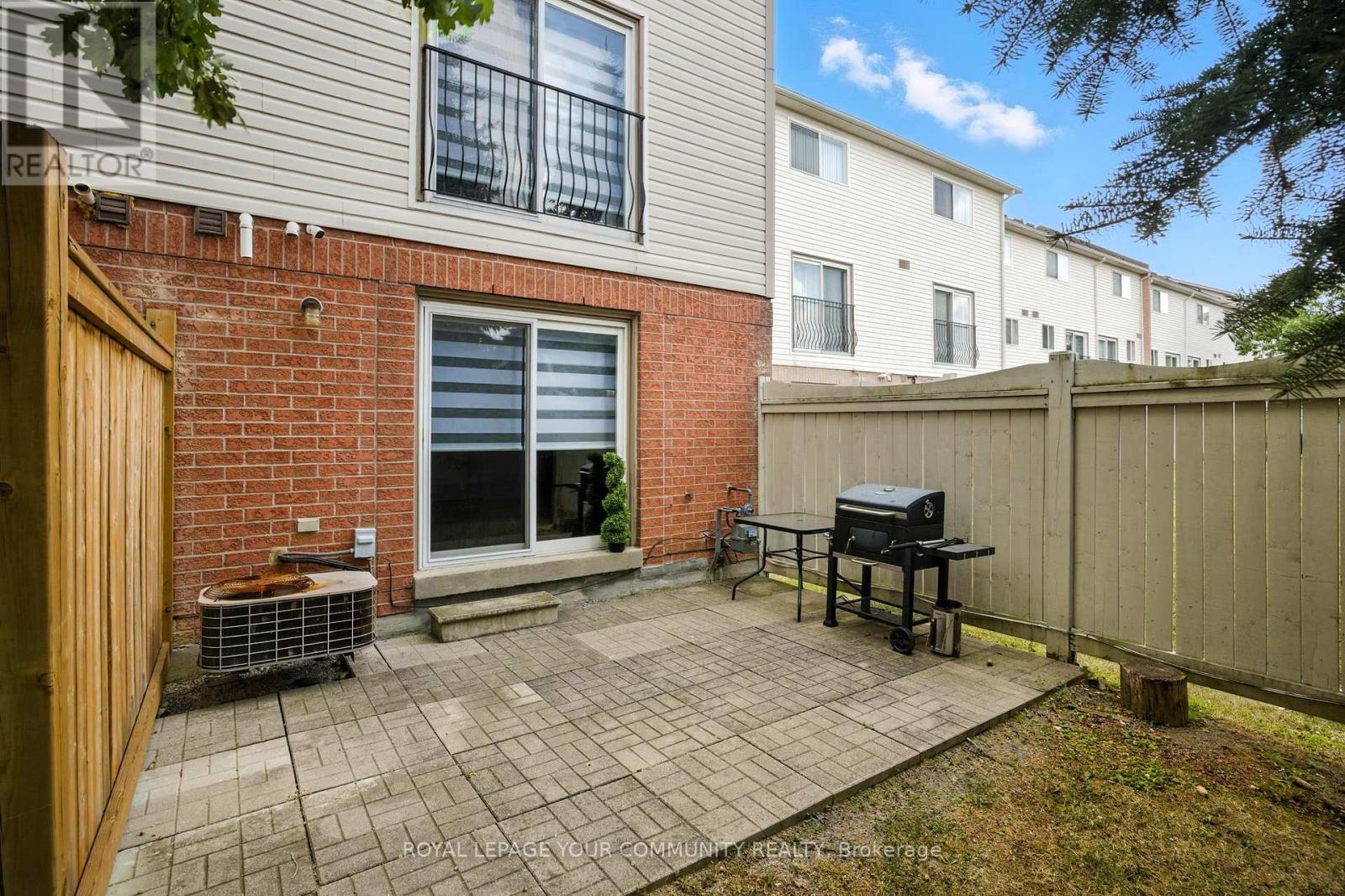 Photo 40 of 17 3020 Cedarglen Gate, Mississauga ON