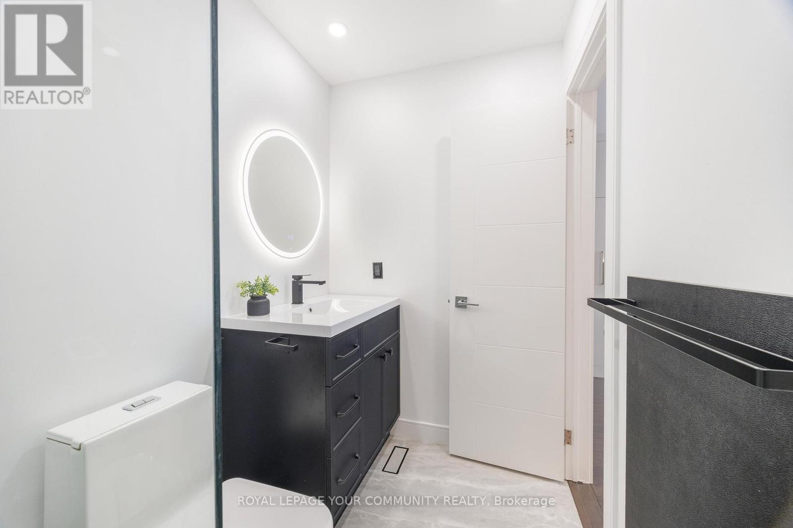 Photo 26 of 17 3020 Cedarglen Gate, Mississauga ON