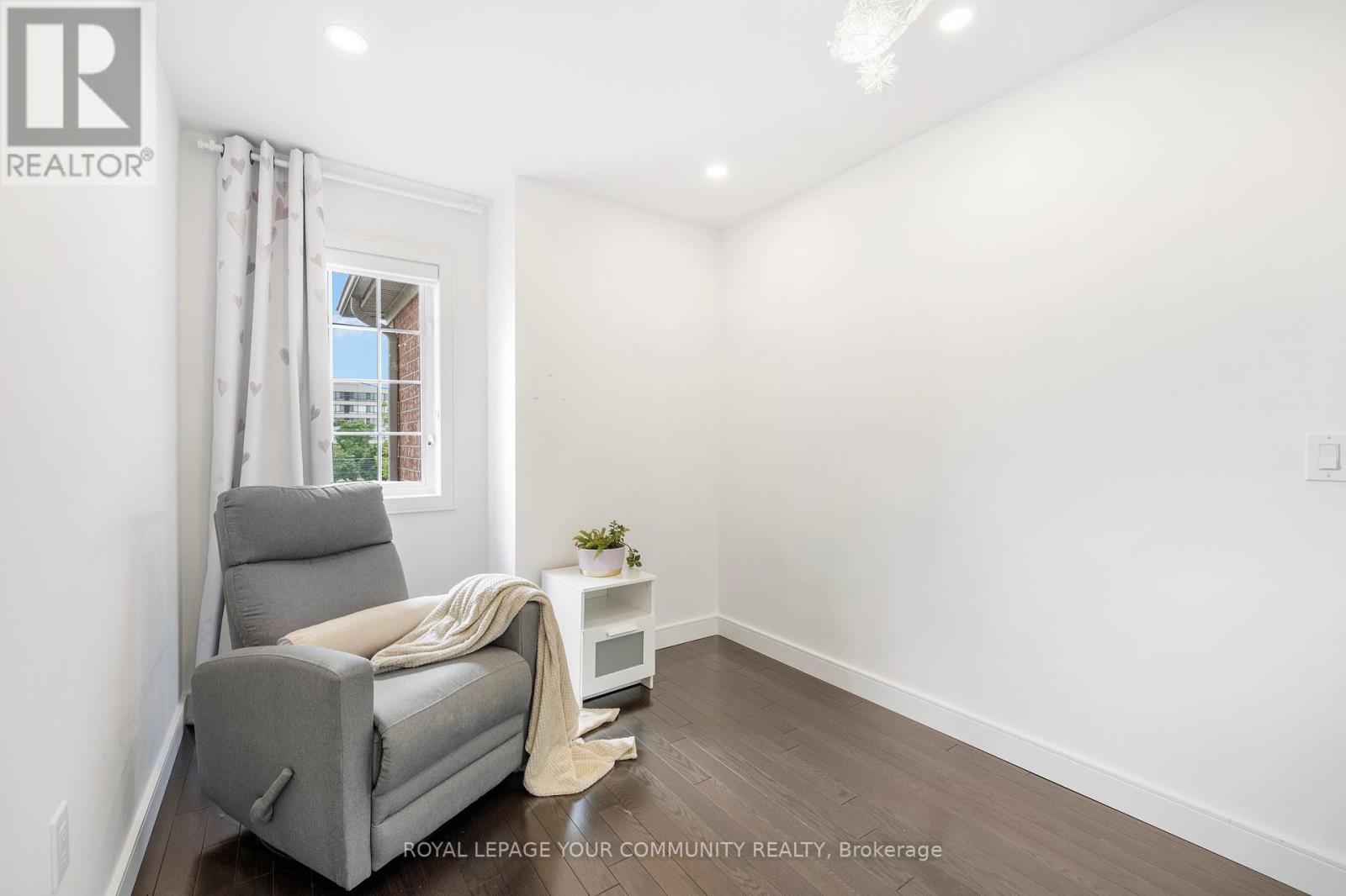 Photo 33 of 17 3020 Cedarglen Gate, Mississauga ON