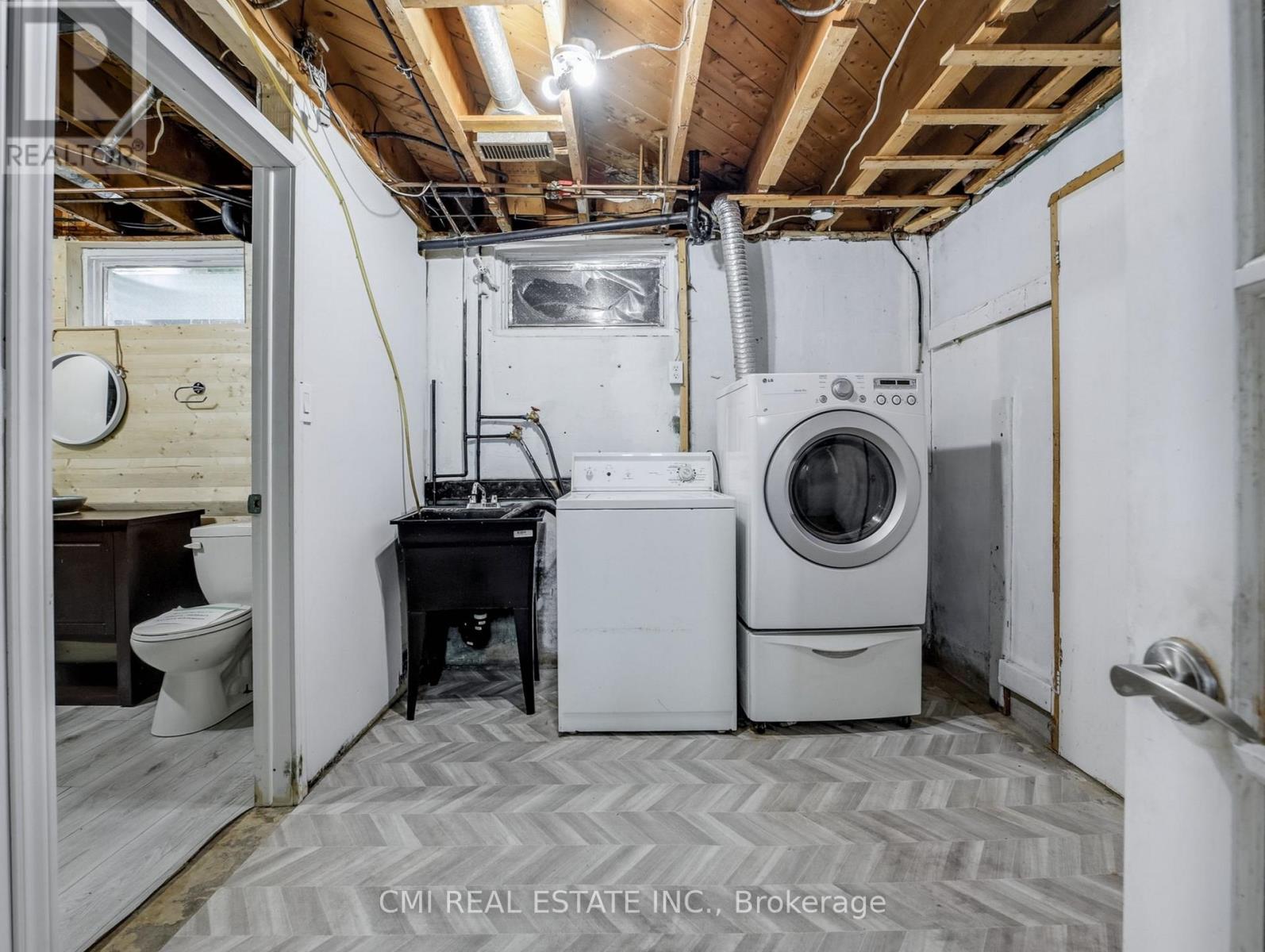 Photo 32 of 66 Rosewood Avenue, Guelph ON