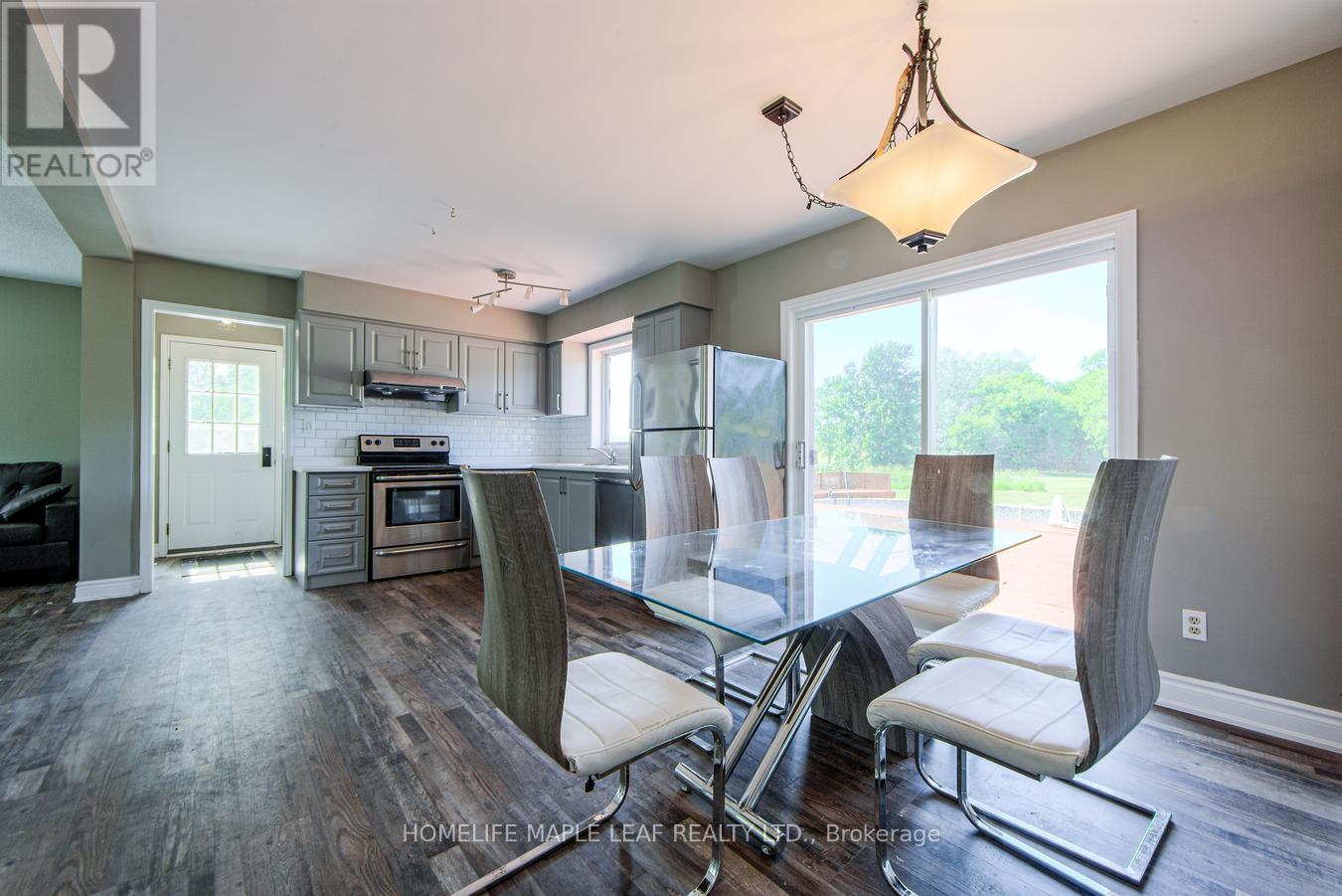 Photo 11 of 927 97 Regional Road, Hamilton ON