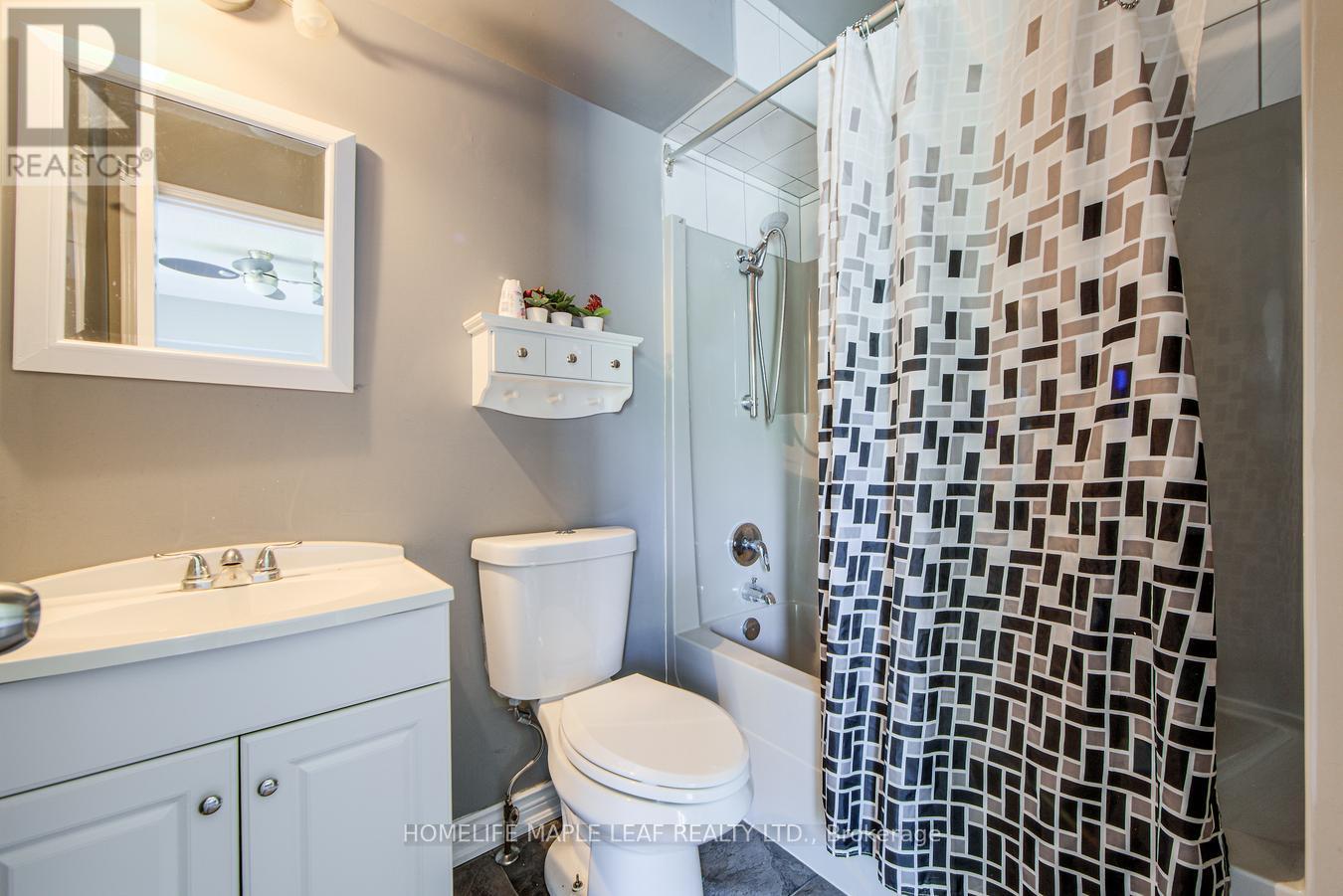 Photo 17 of 927 97 Regional Road, Hamilton ON