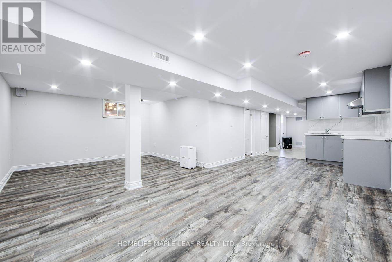 Photo 20 of 927 97 Regional Road, Hamilton ON