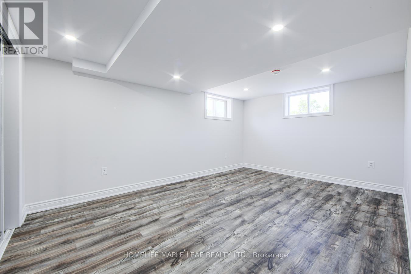 Photo 22 of 927 97 Regional Road, Hamilton ON
