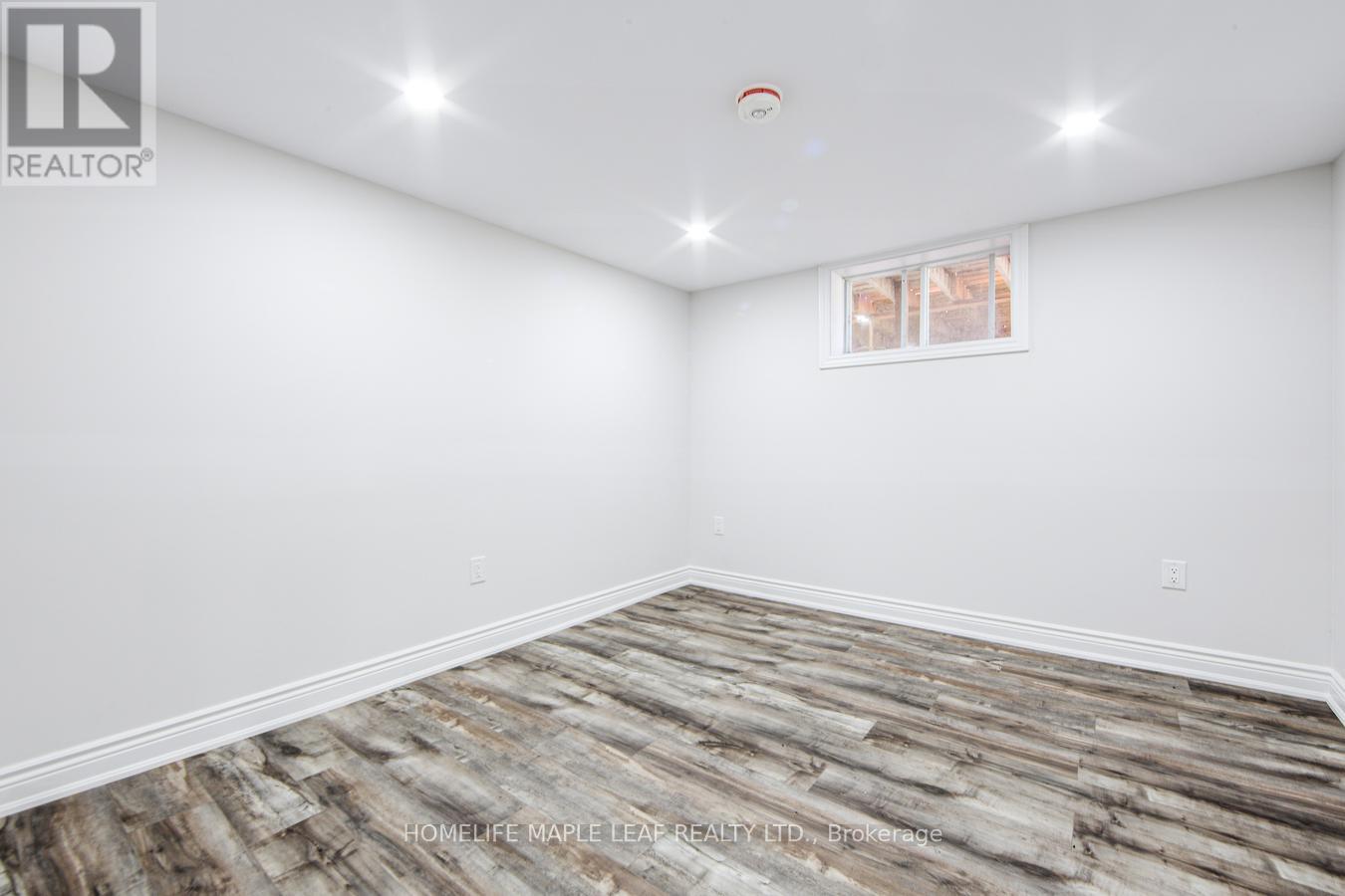 Photo 24 of 927 97 Regional Road, Hamilton ON