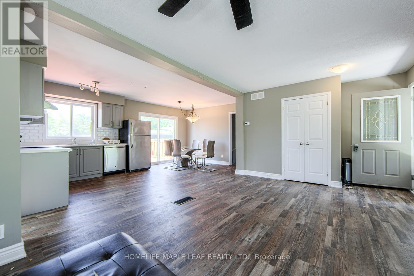 Photo 7 of 927 97 Regional Road, Hamilton ON