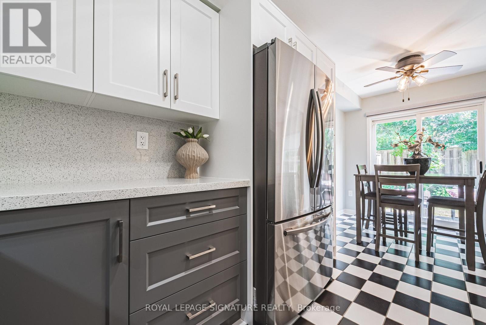 Photo 5 of 11 819 Upper Paradise Road, Hamilton ON
