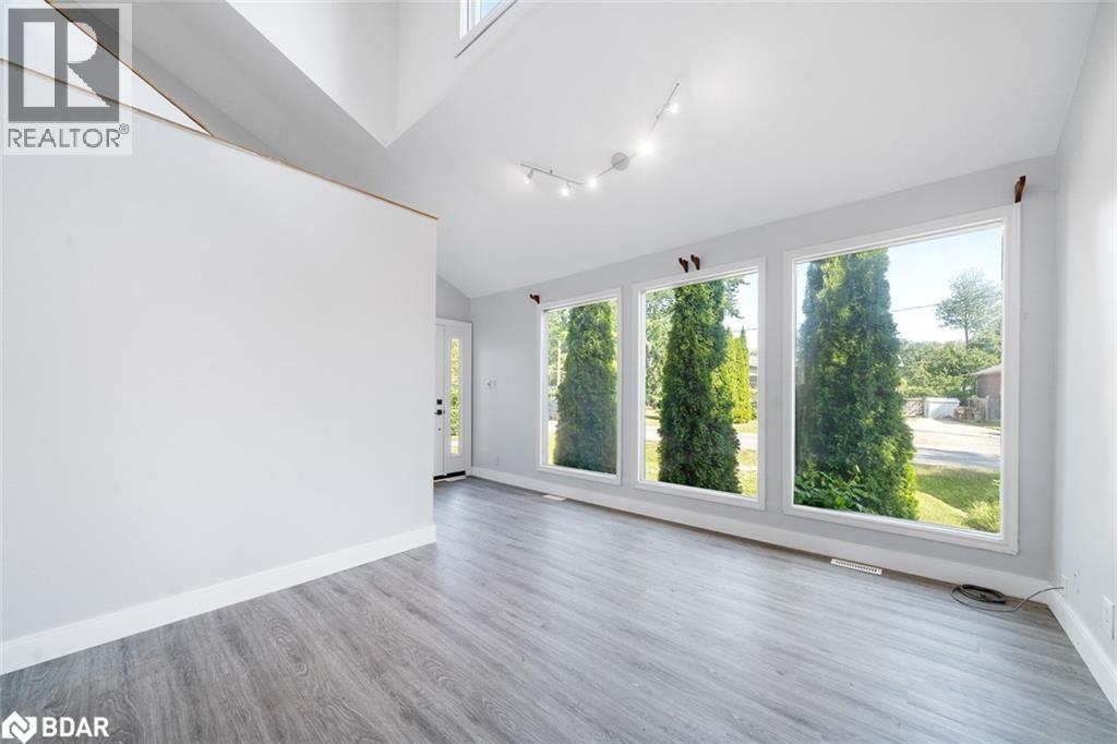 Photo 7 of 939 Clifton Boulevard, Innisfil ON