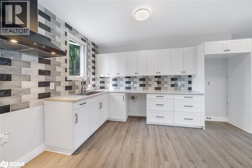Photo 11 of 939 Clifton Boulevard, Innisfil ON