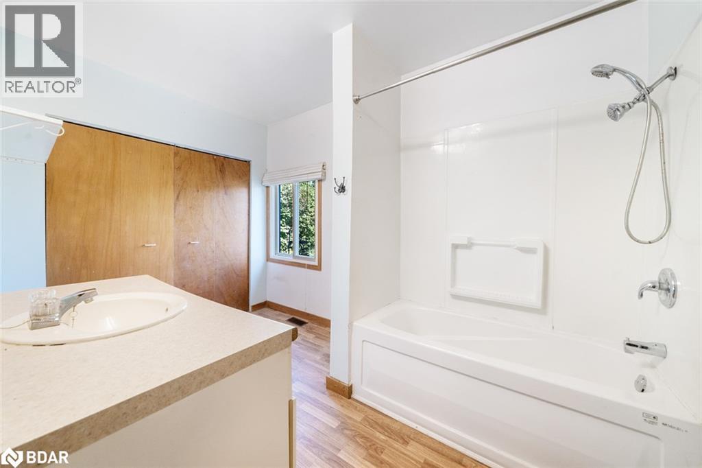 Photo 19 of 939 Clifton Boulevard, Innisfil ON