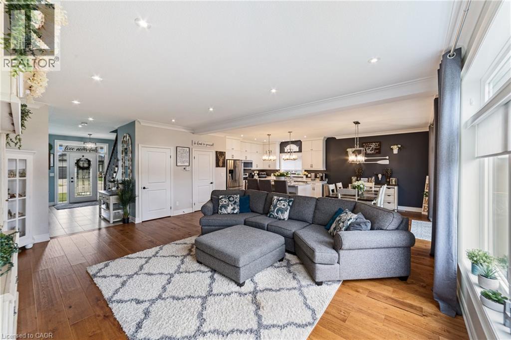 Photo 11 of 106 Lafayette Street E, Jarvis ON