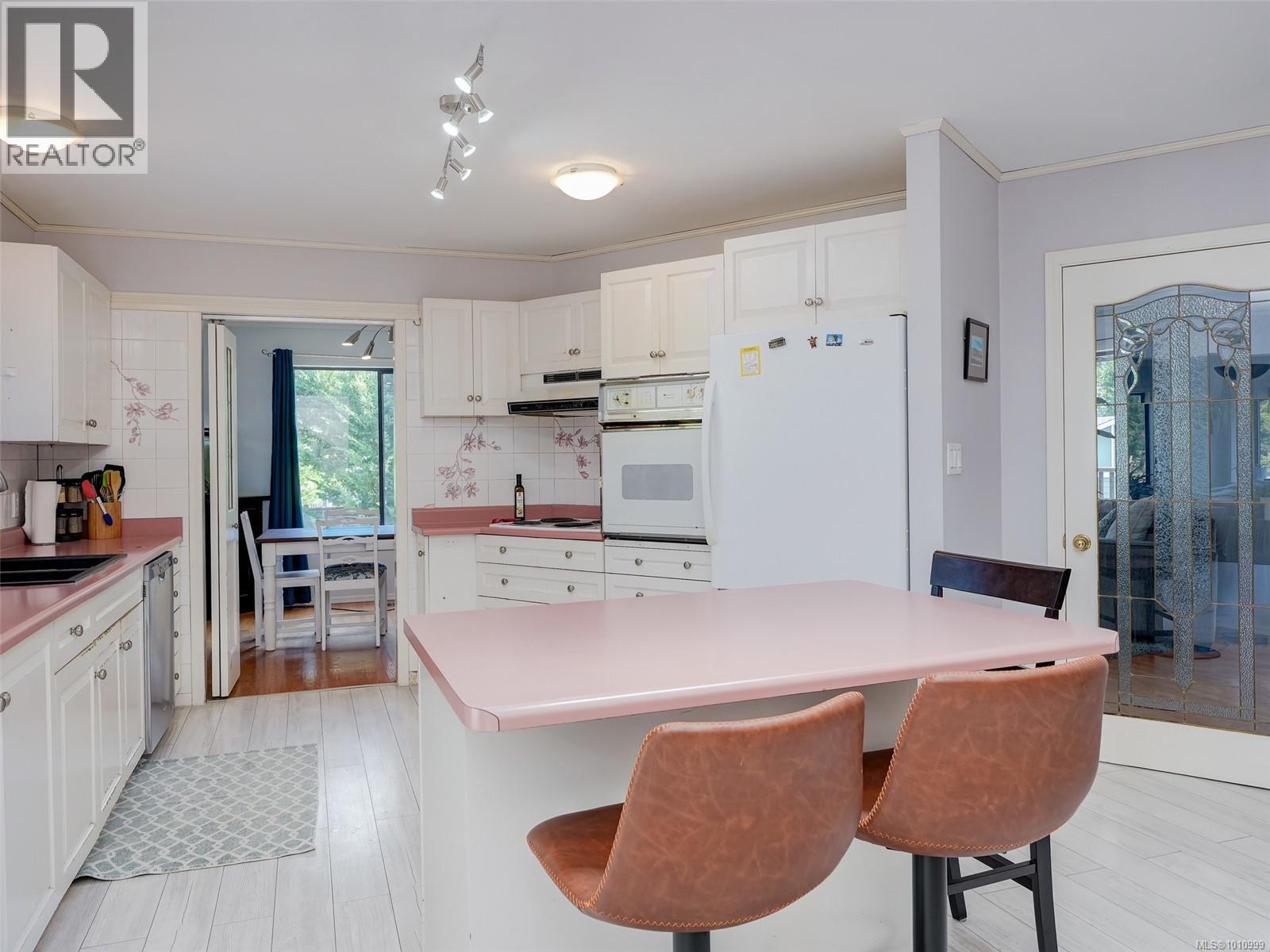  510 Voutrait Road, Mill Bay