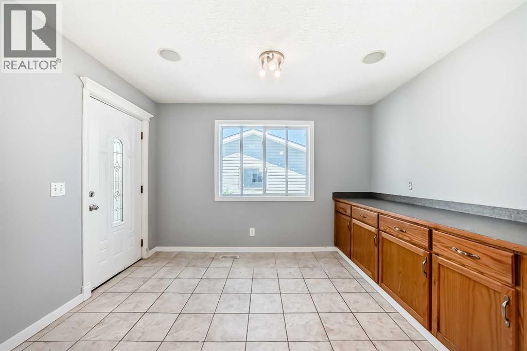 Photo 14 of 68 Applebrook Circle Se, Calgary AB