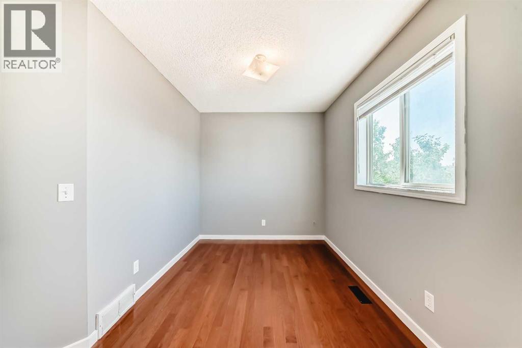 Photo 28 of 68 Applebrook Circle Se, Calgary AB