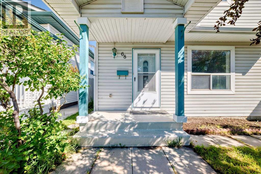 Photo 3 of 68 Applebrook Circle Se, Calgary AB