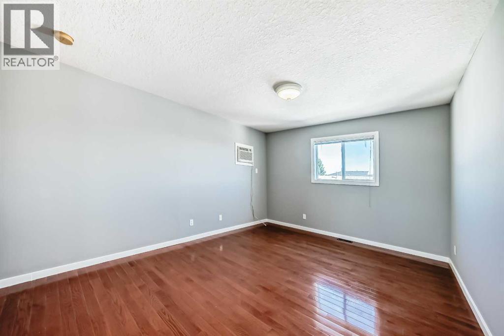 Photo 25 of 68 Applebrook Circle Se, Calgary AB