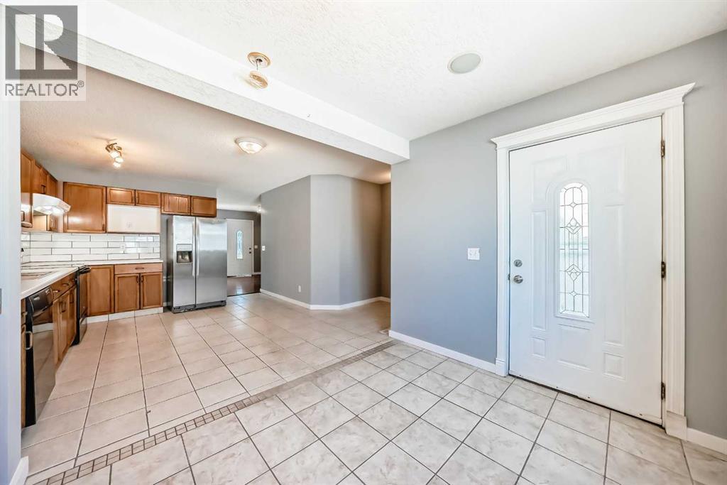 Photo 17 of 68 Applebrook Circle Se, Calgary AB