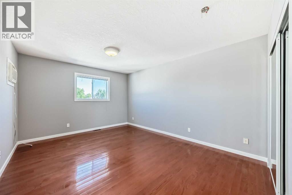 Photo 23 of 68 Applebrook Circle Se, Calgary AB