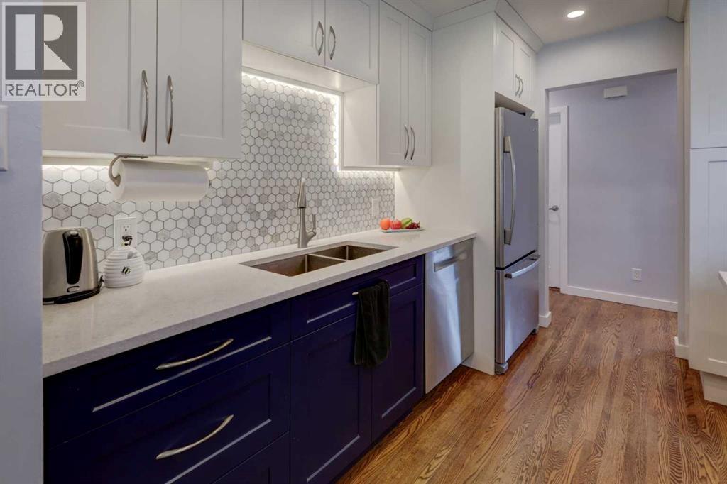 Photo 6 of 3803 19 Street Nw, Calgary AB