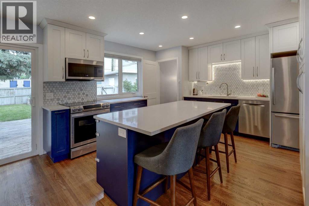 Photo 1 of 3803 19 Street Nw, Calgary AB