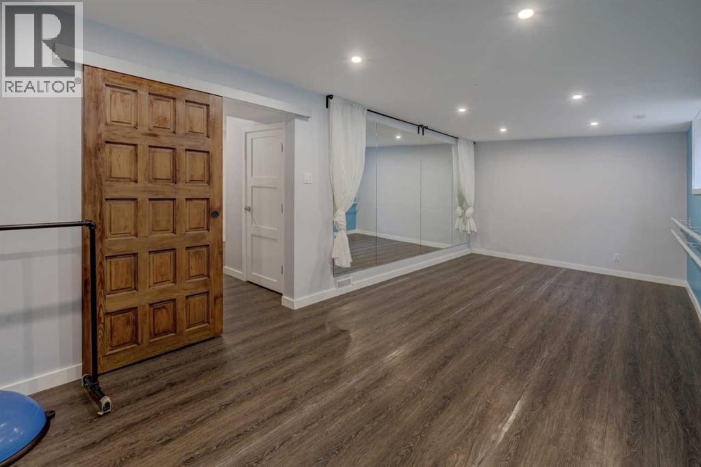 Photo 17 of 3803 19 Street Nw, Calgary AB