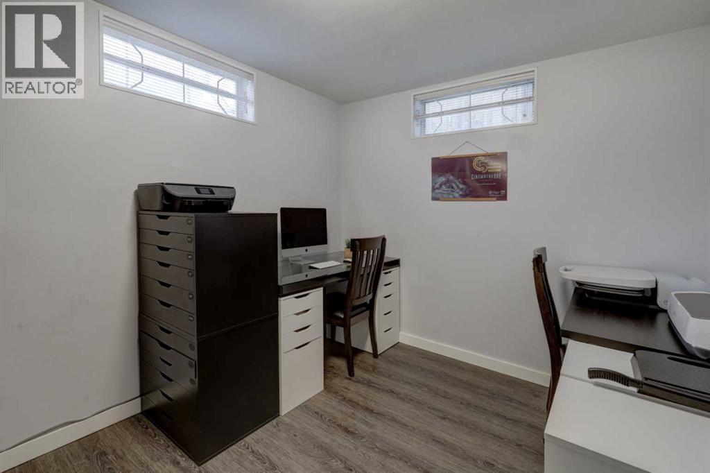 Photo 21 of 3803 19 Street Nw, Calgary AB
