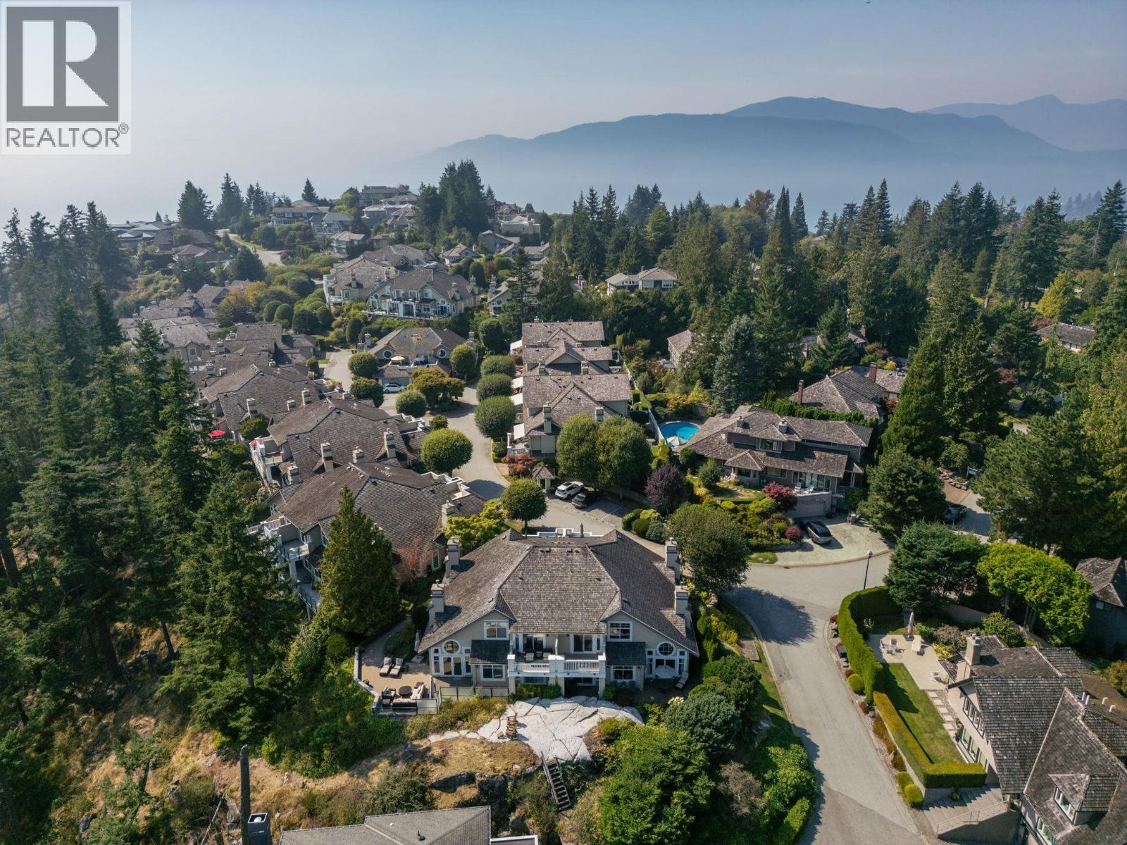 Photo 31 of 1 5110 Alderfeild Place, West Vancouver BC