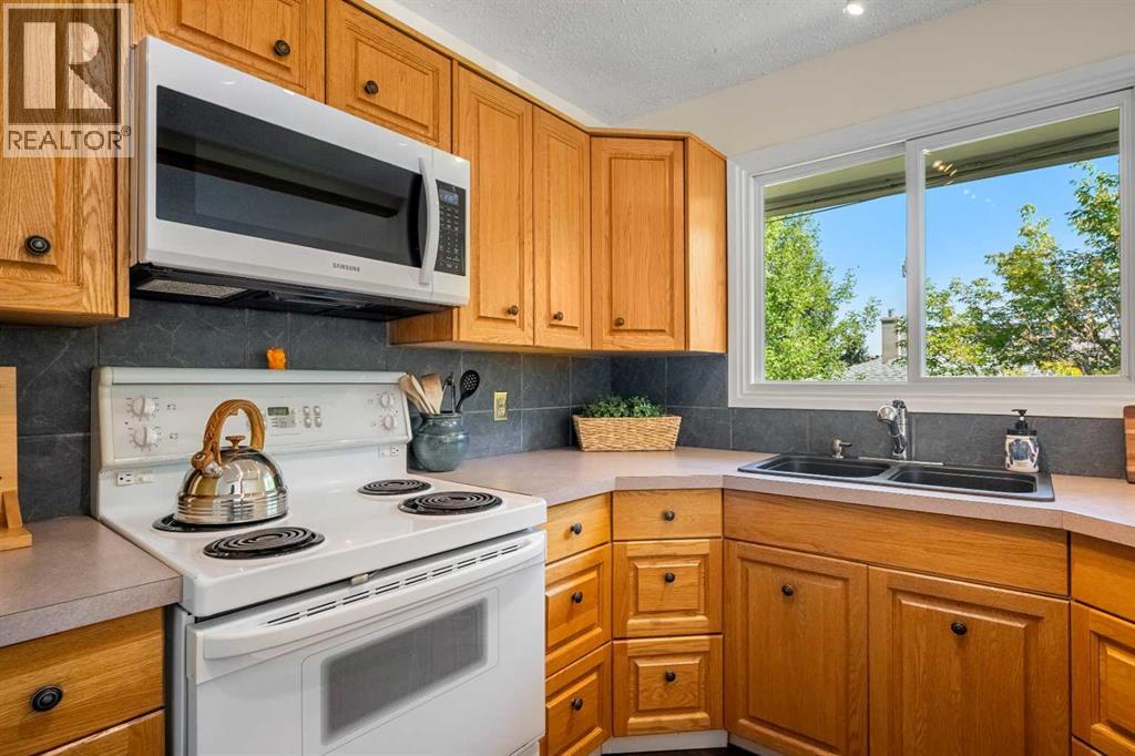 Photo 13 of 926 31 Avenue Nw, Calgary AB