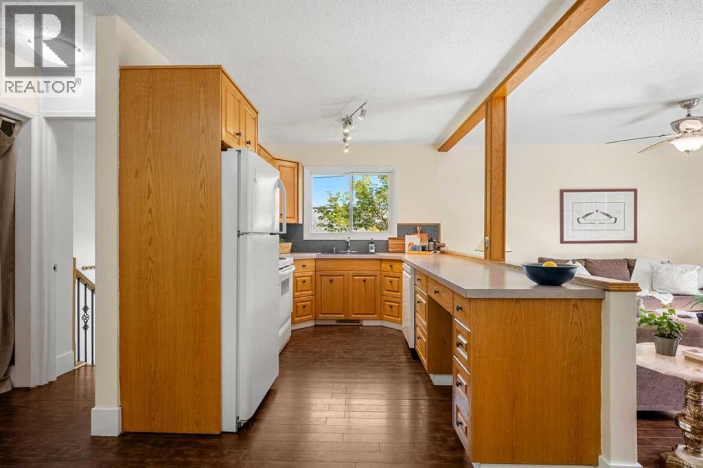 Photo 11 of 926 31 Avenue Nw, Calgary AB