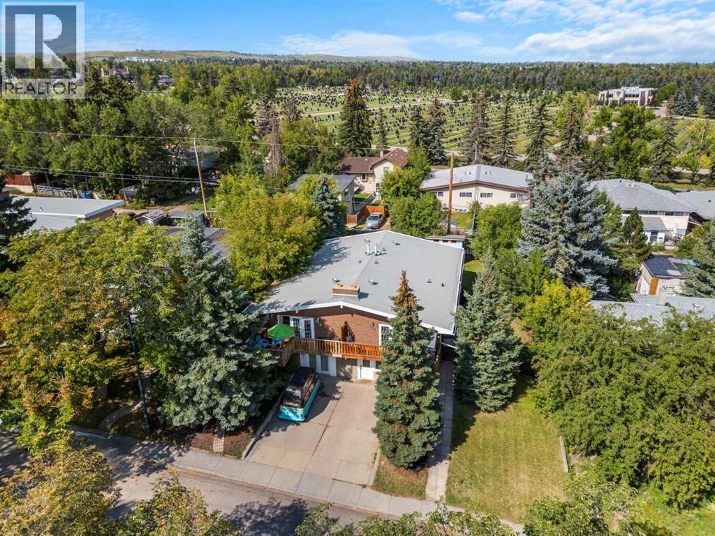 Photo 3 of 926 31 Avenue Nw, Calgary AB