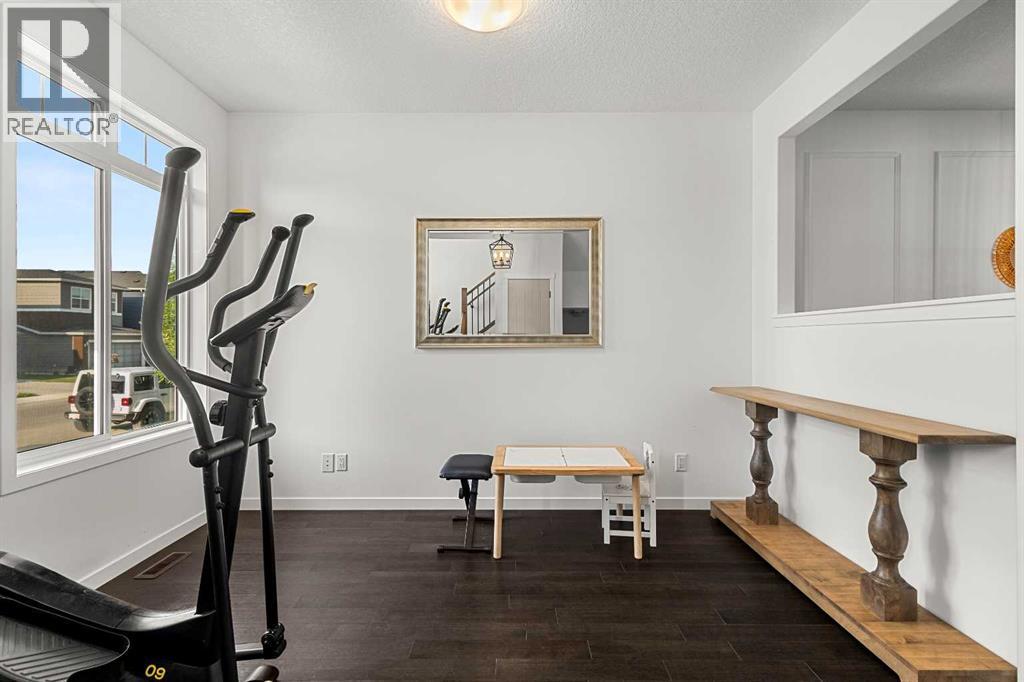 Photo 3 of 520 Belmont Heath Sw, Calgary AB