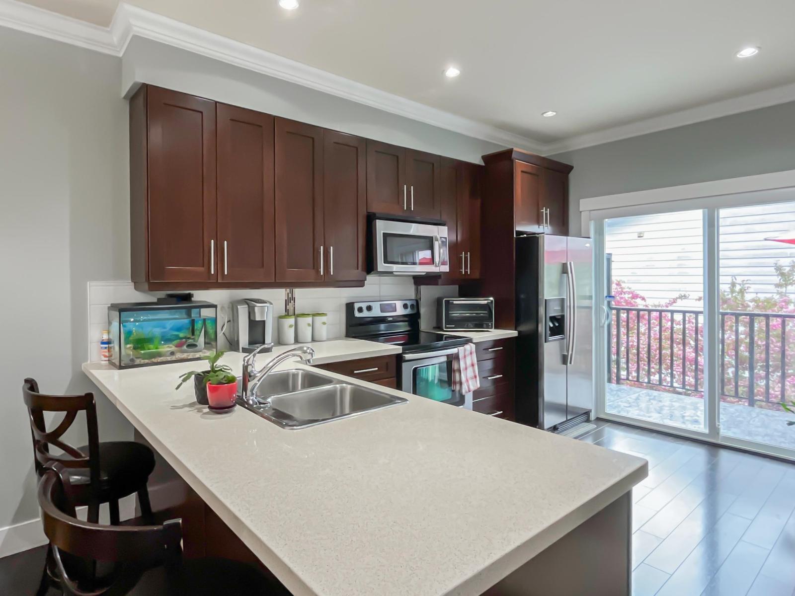 Photo 13 of 3 8433 164 Street, Surrey BC