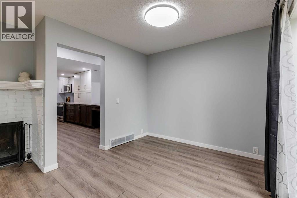 Photo 10 of 701 4935 Dalton Drive Nw, Calgary AB