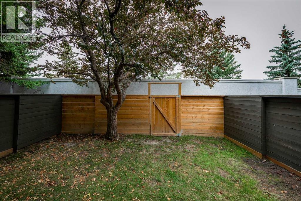 Photo 34 of 701 4935 Dalton Drive Nw, Calgary AB