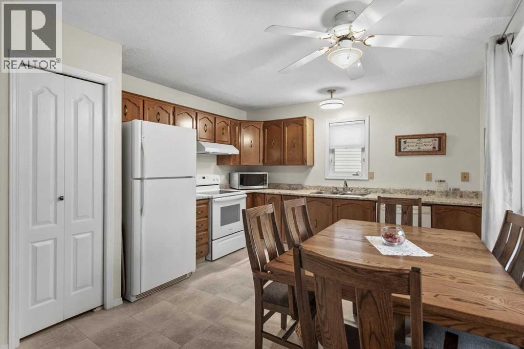 Photo 14 of 515 Ranchview Place Nw, Calgary AB