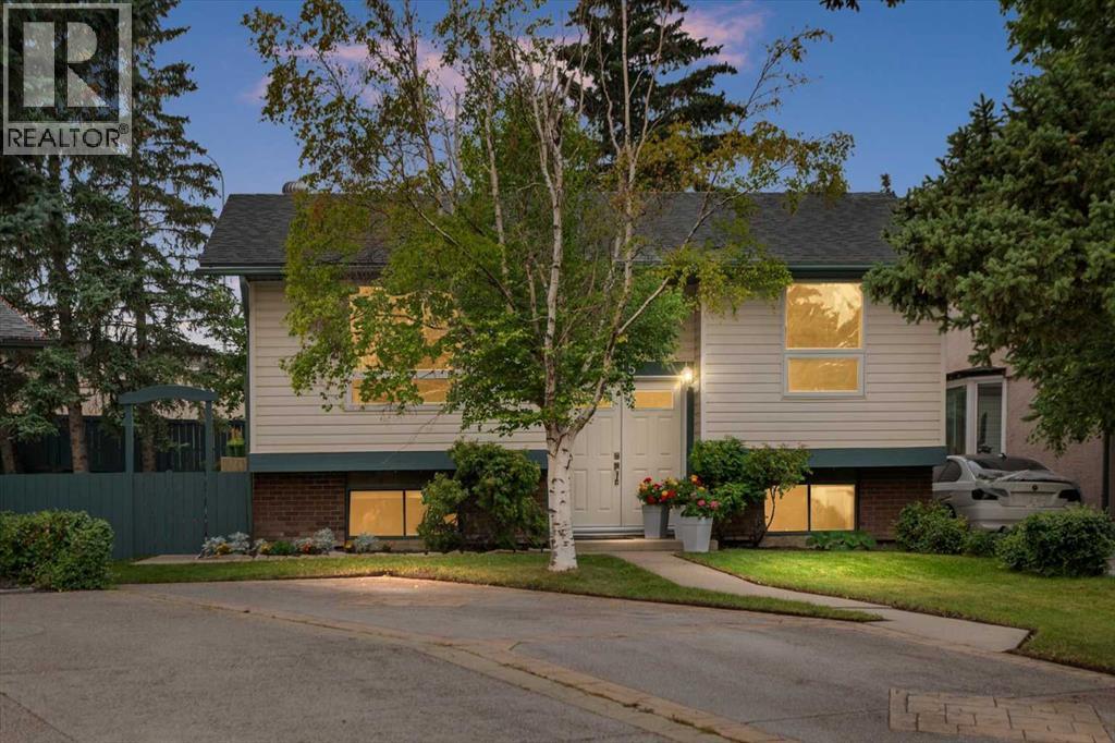 Photo 1 of 515 Ranchview Place Nw, Calgary AB