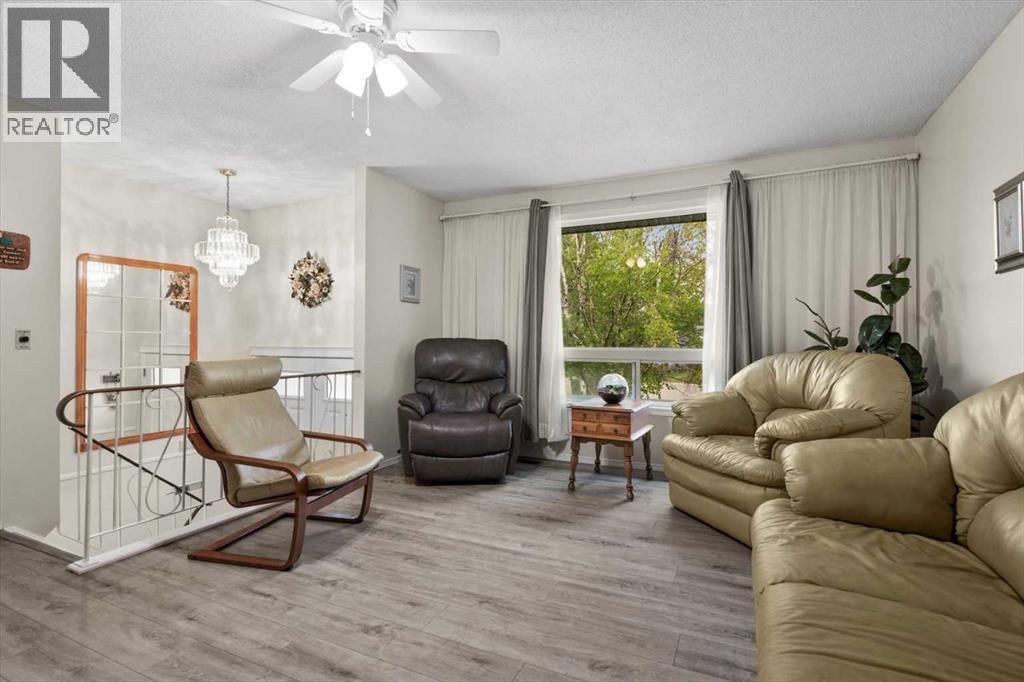 Photo 10 of 515 Ranchview Place Nw, Calgary AB