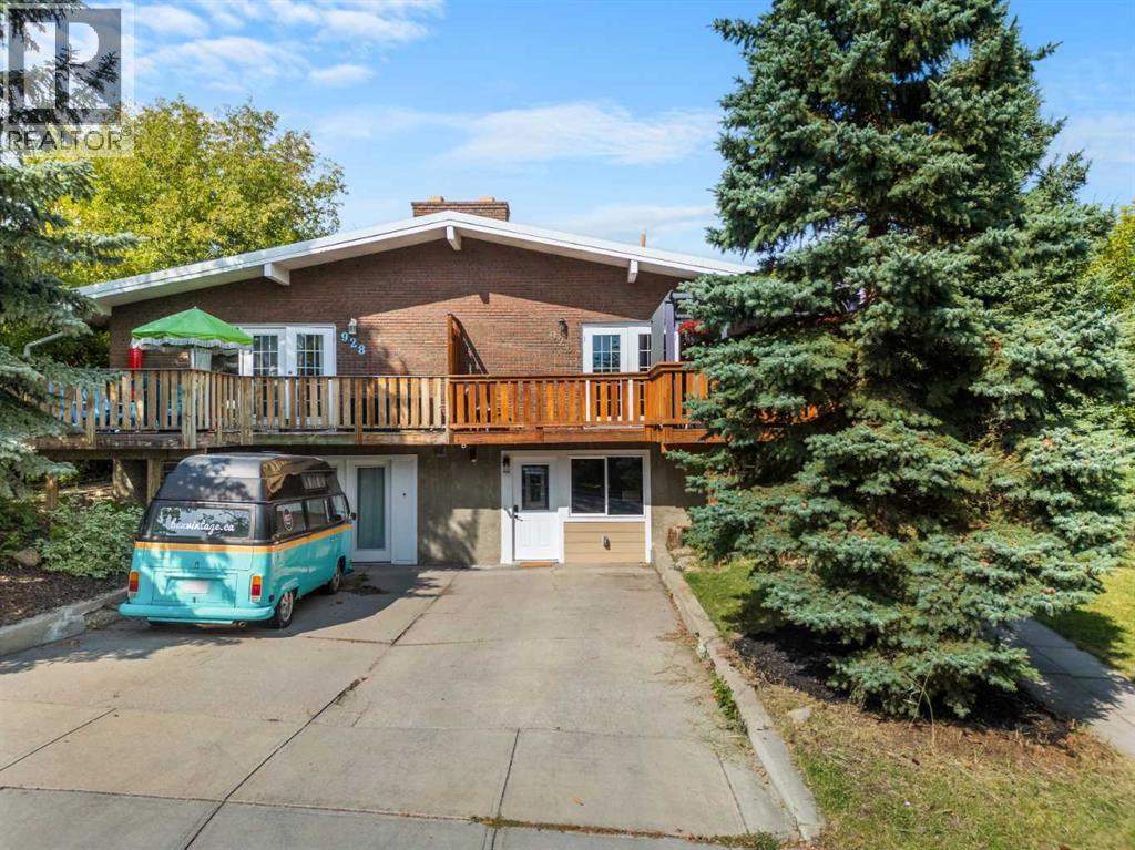 Photo 1 of 926 31 Avenue Nw, Calgary AB