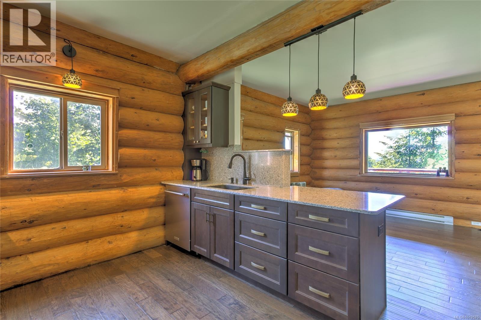 Photo 7 of 7337 Alberta Pl, Duncan BC