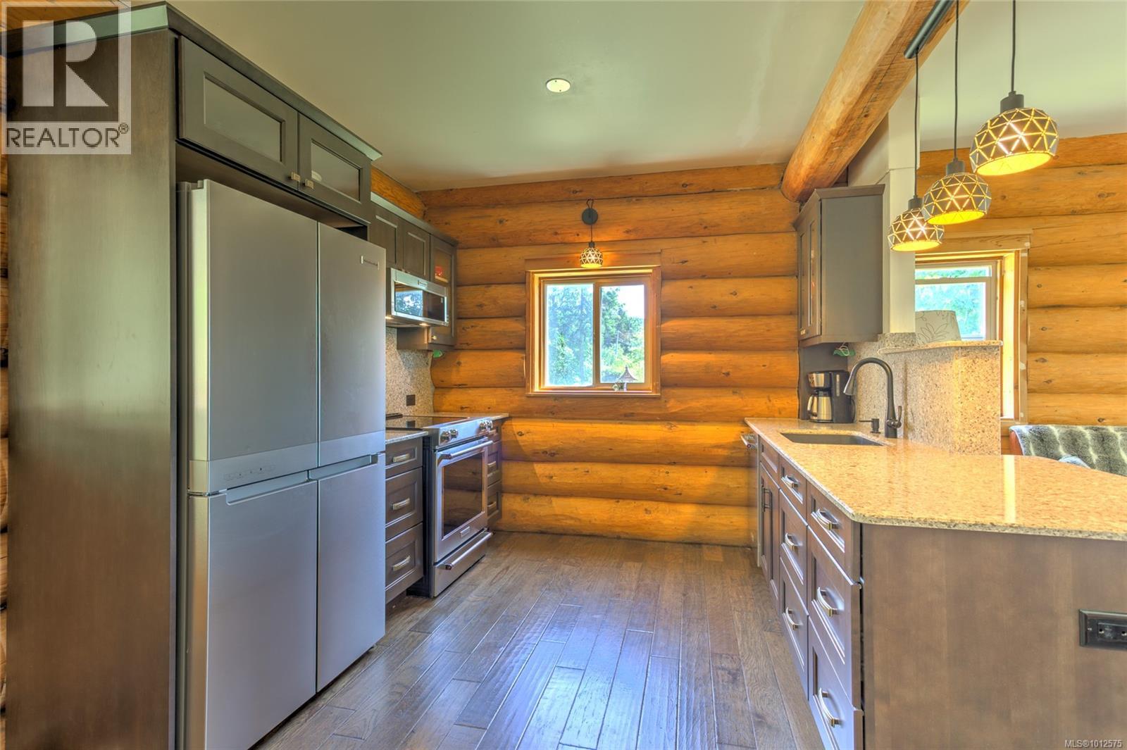 Photo 9 of 7337 Alberta Pl, Duncan BC
