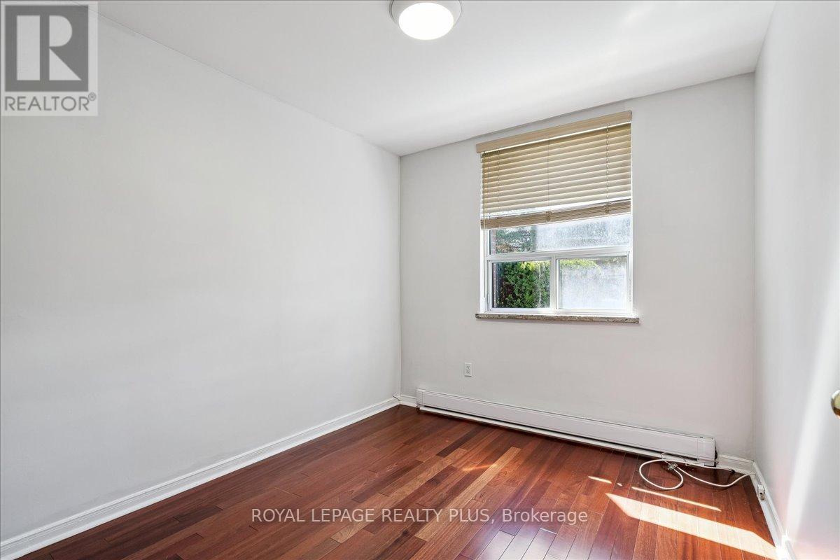 Photo 17 of 102 1660 Bloor Street E, Mississauga ON